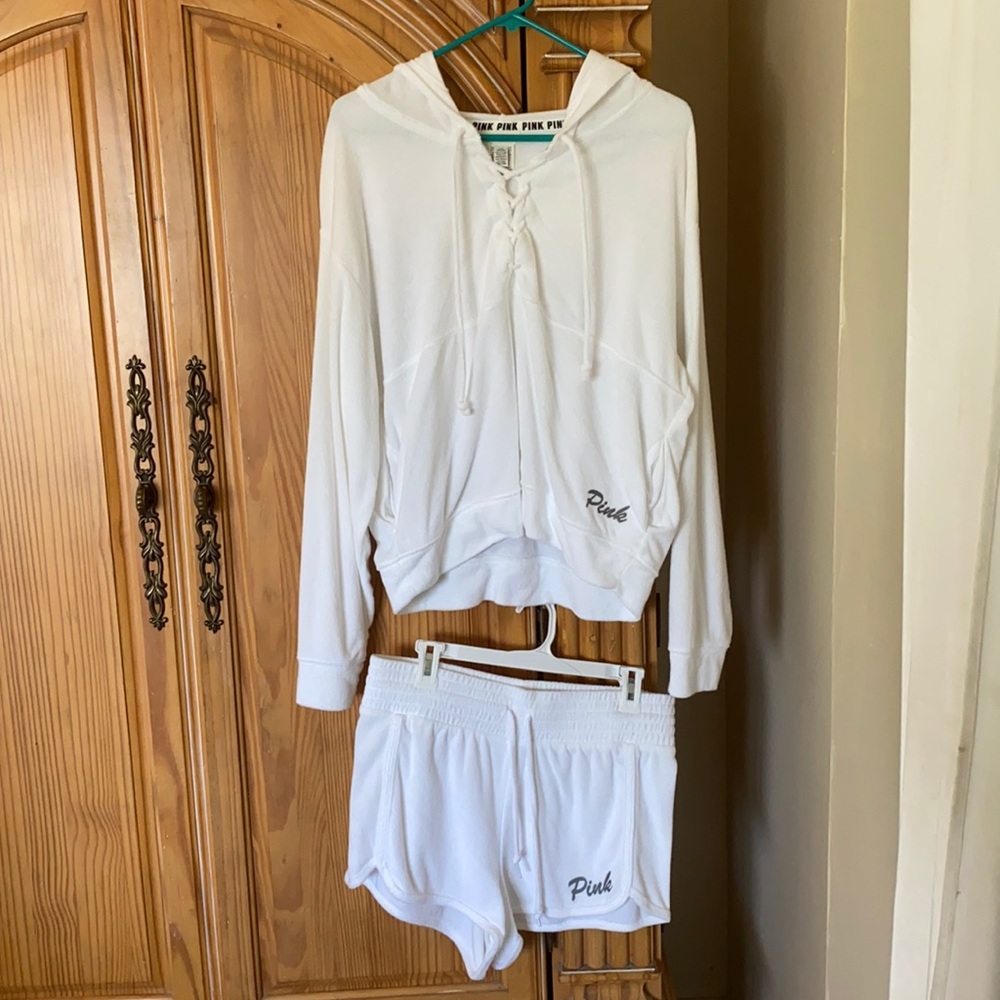 EMBROIDERED PINK BEACH SET